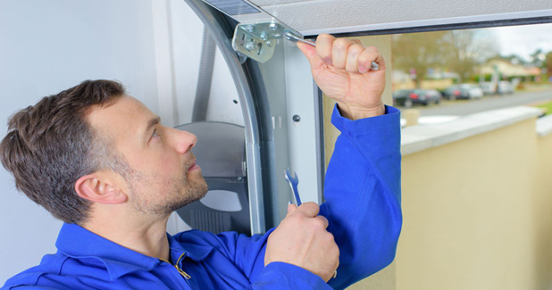 Garage Door Technician Azusa