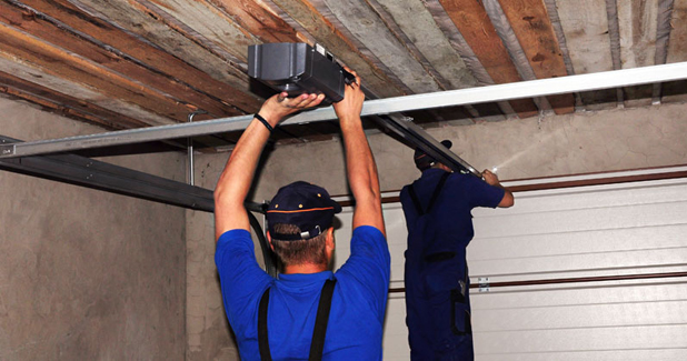 Garage Door Repair Technician Baldwin Park